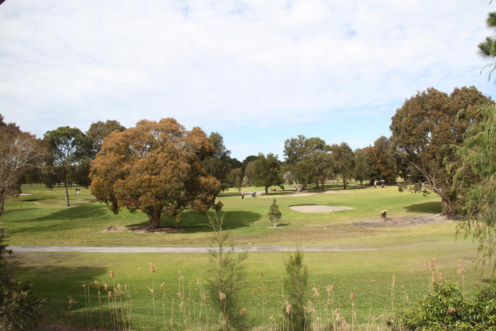 פרימבי Golf Place Inn Wollongong מראה חיצוני תמונה